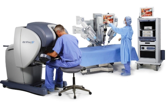 手術(shù)機(jī)器人 手術(shù)機(jī)器人
