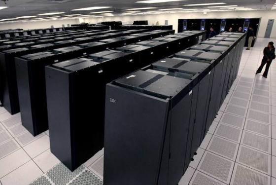 2030年顛覆想象：量子電容在超算機(jī)器人中的理論突破